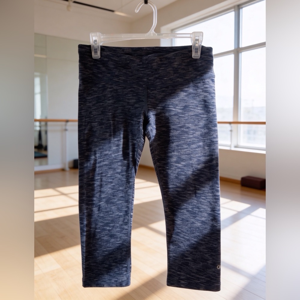 Alo Yoga High-Waist Airbrush Capri Leggings | Heather Charcoal | Medium